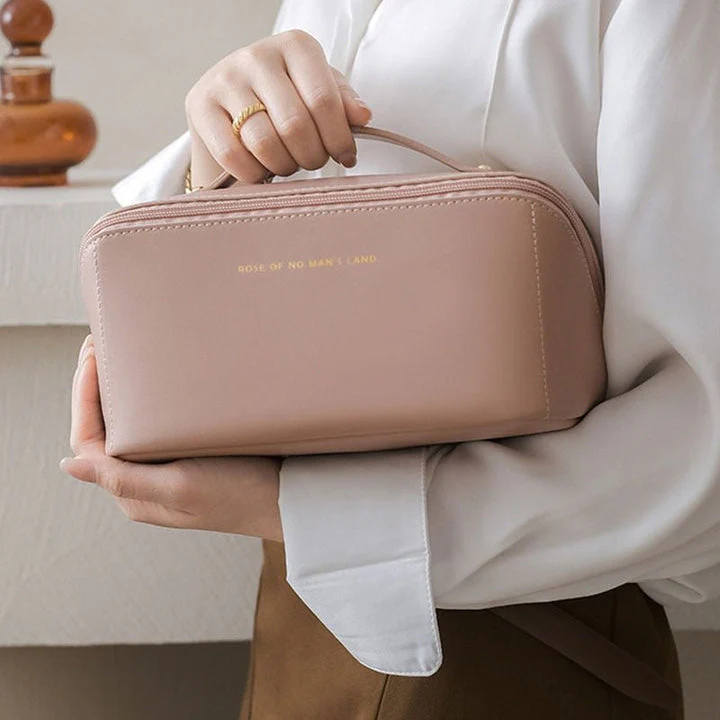 LoungeYard | Luxurious cosmetic bag — product view 7