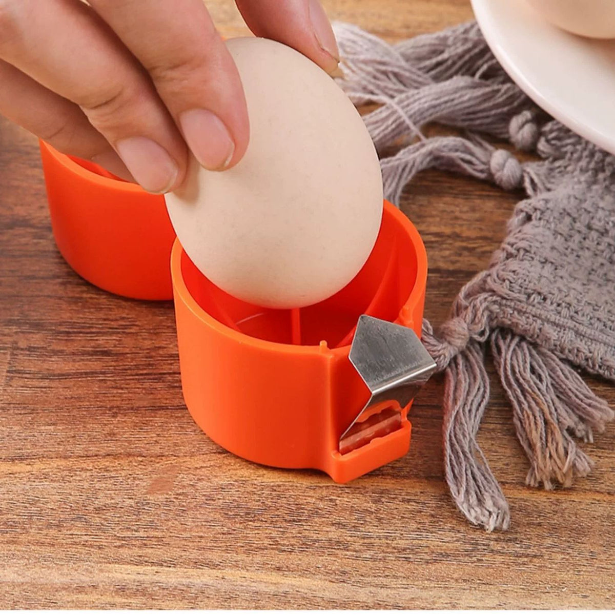 Egg peeler for peeling and separating — product view 4
