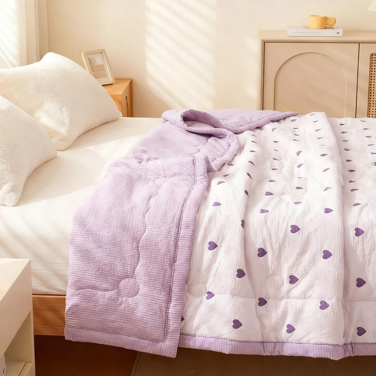 Polyester quilt, machine washable — product view 1