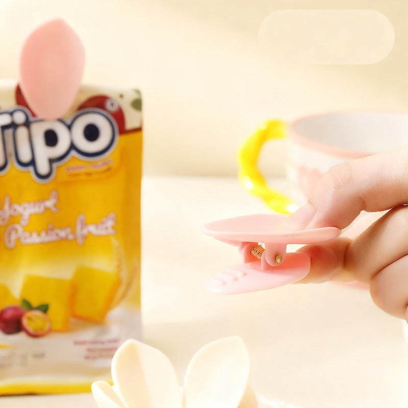 Magnetic closure clip for food bags — product view 2