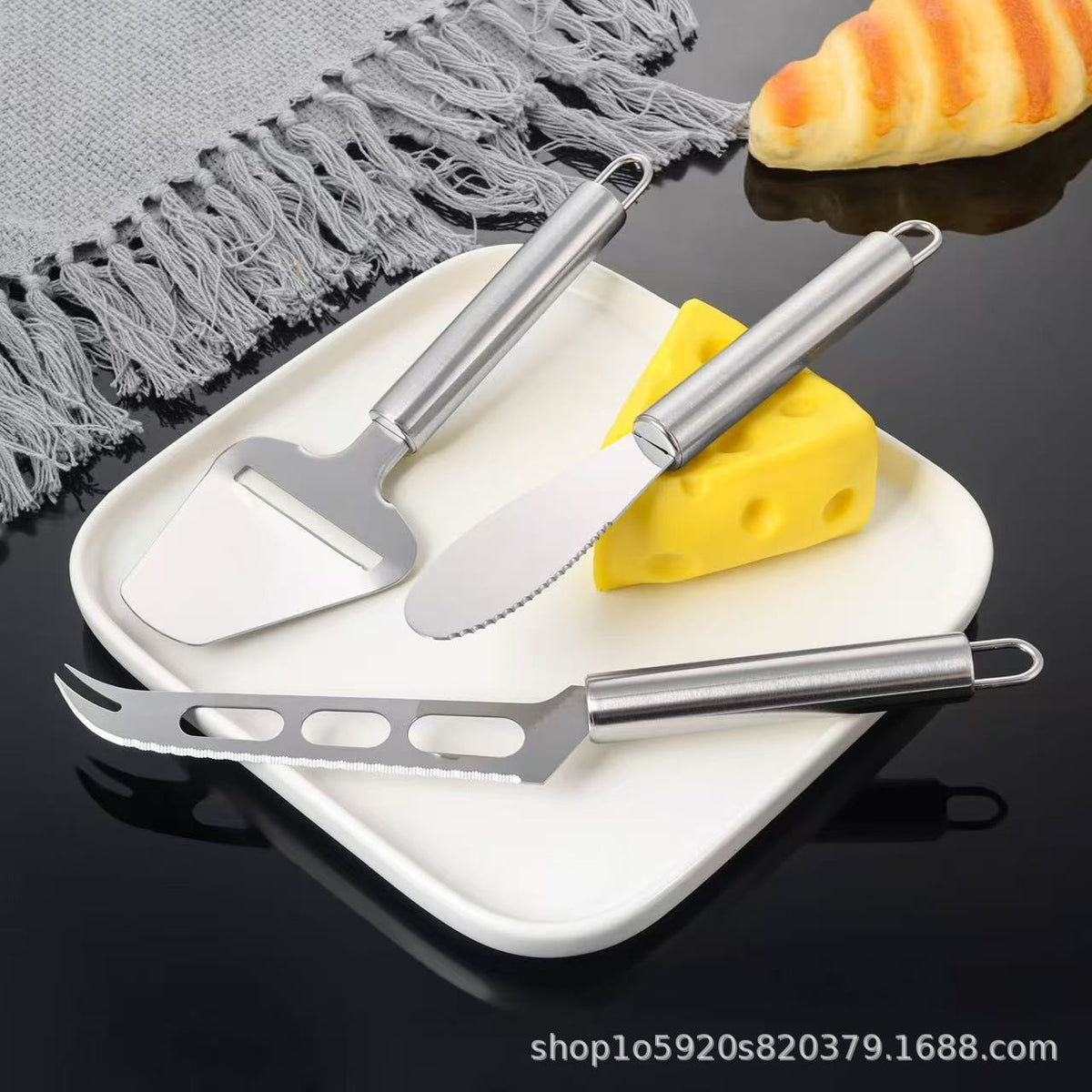 Pizza cutter and cake server made of stainless steel — product view 4