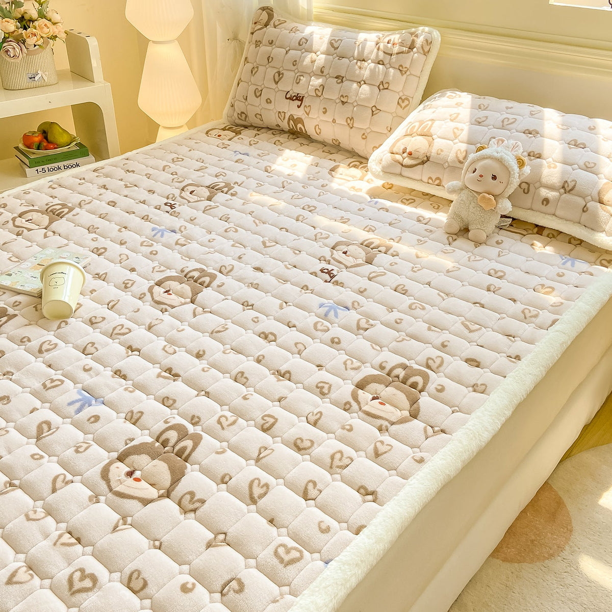 Fleece mattress topper, warm and soft — product view 1