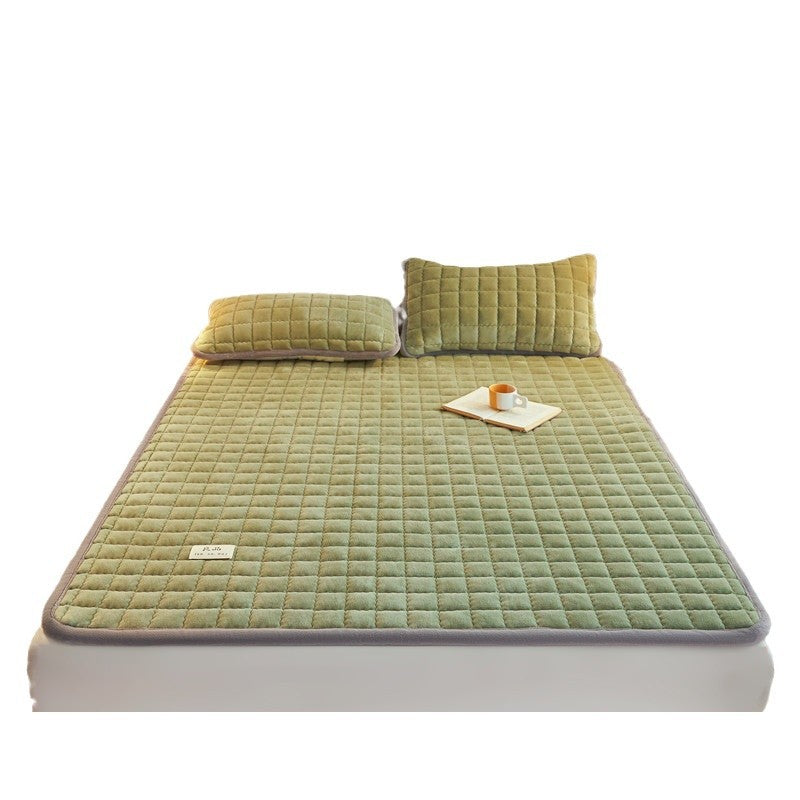 Fleece mattress topper, warm and soft — product view 2