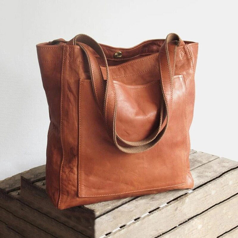 LoungeYard | Carry Not Just a Bag — Feel the Power of Perfect Order and Timeless Style Everywhere with You! — product view 1