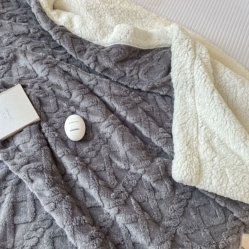 LoungeYard | Soft Comfort Blanket for Bed, Sofa, and Travel — product view 1