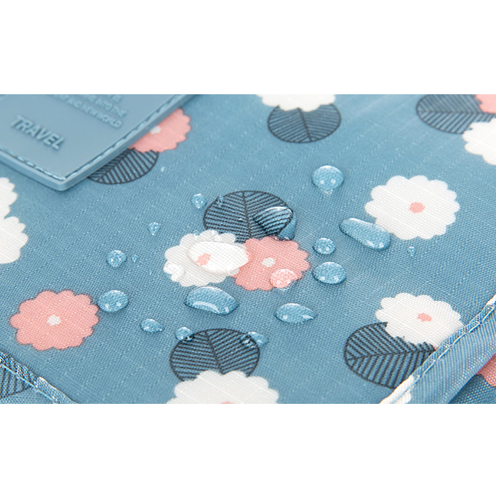 Travel Cosmetic Bag — product view 5