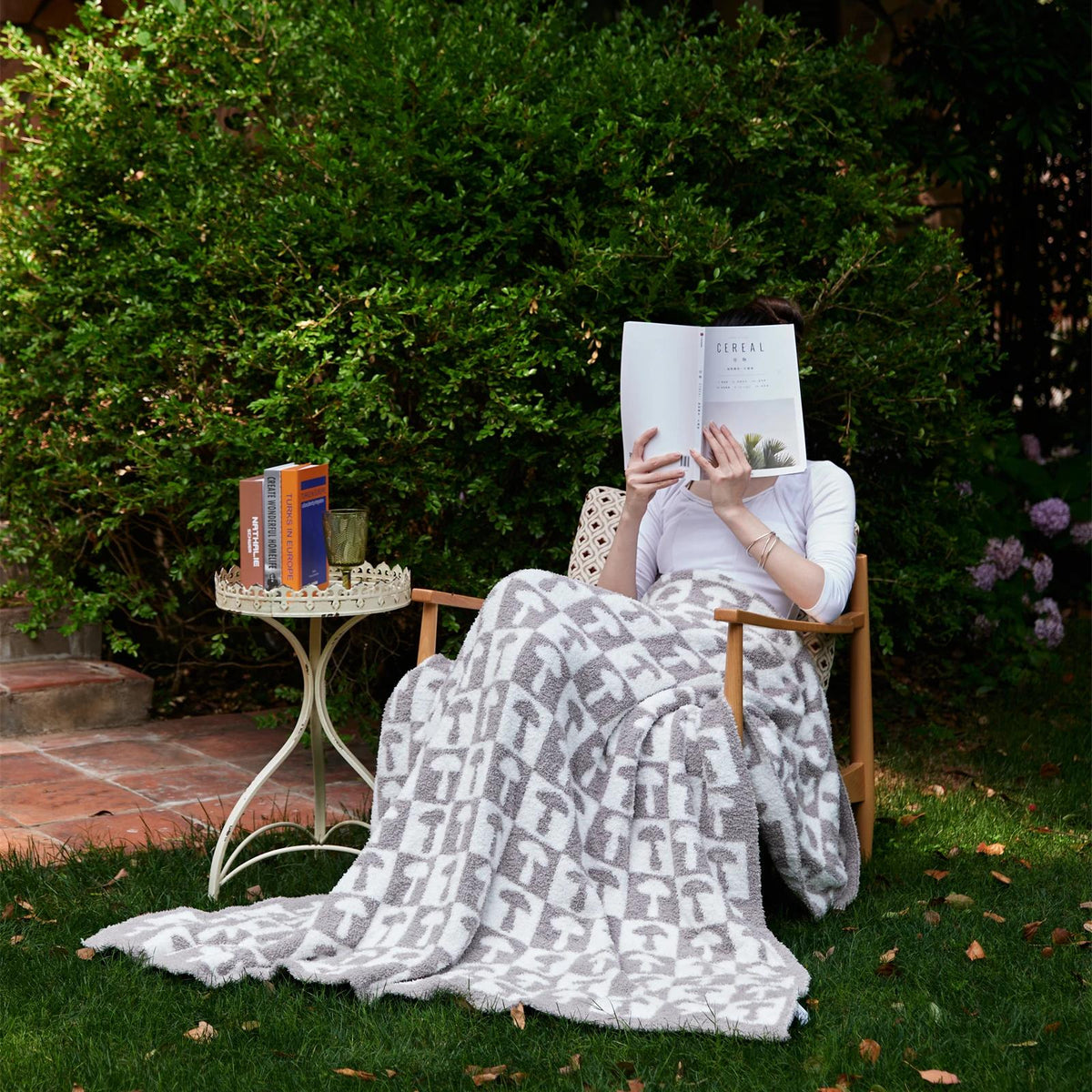 LoungeYard | Cozy Two Color Checkerboard Plaid Knitted Throw Blanket — product view 4
