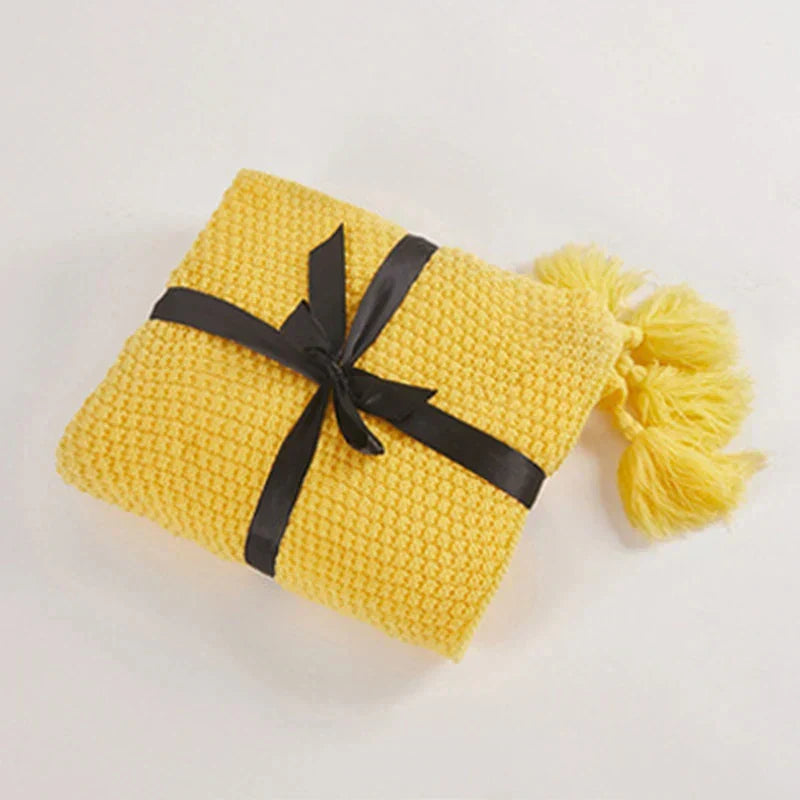 LoungeYard | Wool Blanket ArcticHaven | Scandinavian Design with Tassels & Balls | Warm & Stylish — product view 7
