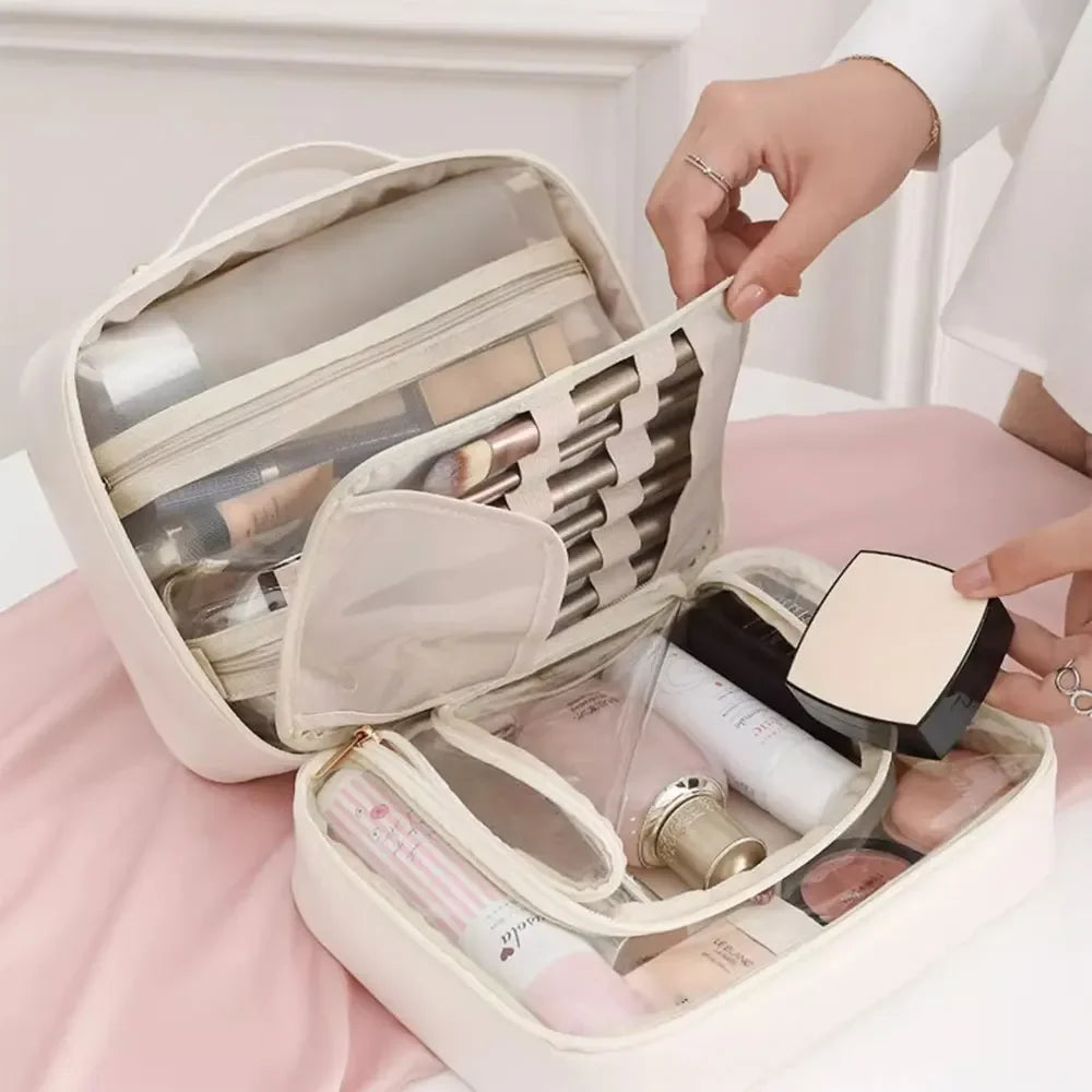 LoungeYard | Travel Toiletry Bag Chic — product view 6
