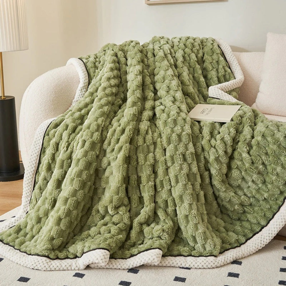 LoungeYard | Plush Fleece Blanket Soft Throw — product view 3