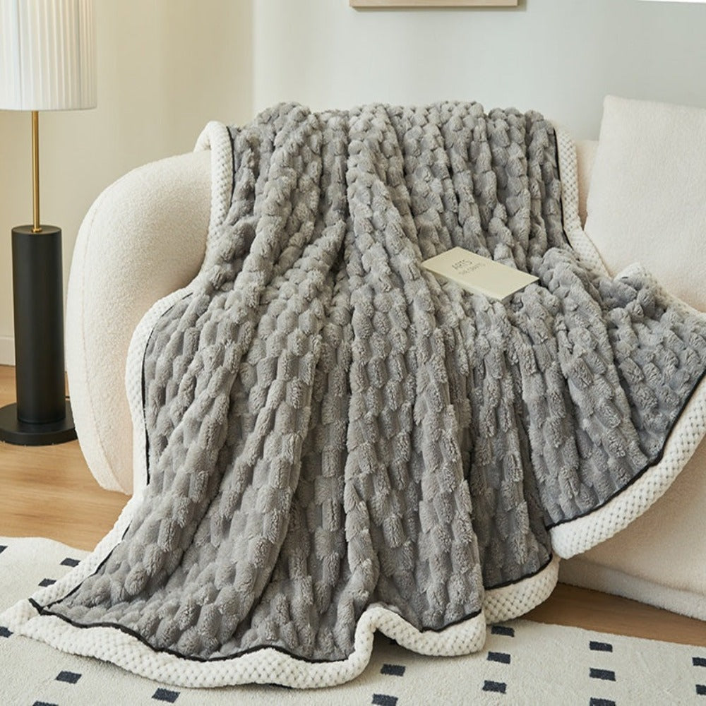 LoungeYard | Plush Fleece Blanket Soft Throw — product view 6