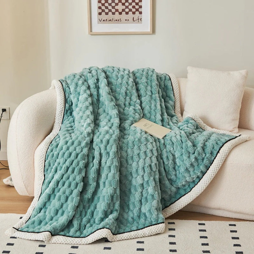 LoungeYard | Plush Fleece Blanket Soft Throw — product view 5
