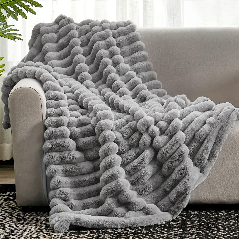 LoungeYard | Plush Faux Fur Blanket Throw — product view 2
