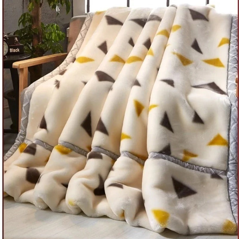 LuxuryWarmth – King Size Duvet for Winter Comfort LoungeYard — product view 2