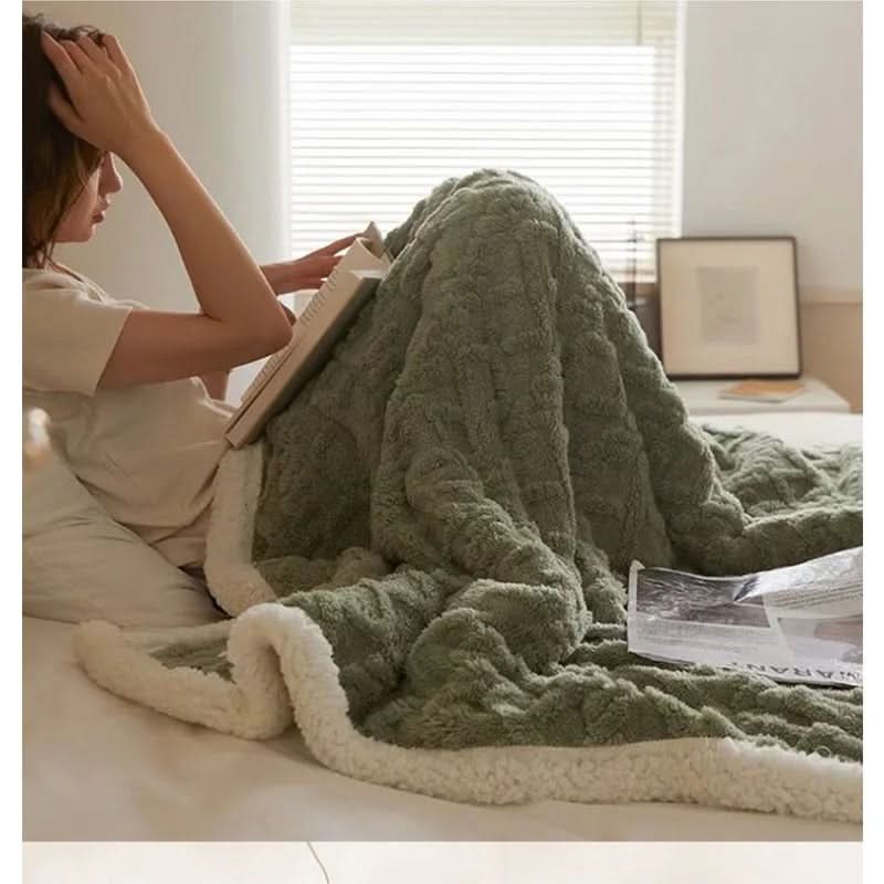LoungeYard | Thick Lambswool Fleece Winter Blanket Soft Warm Throw — product view 5