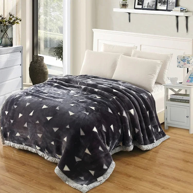 LuxuryWarmth – King Size Duvet for Winter Comfort LoungeYard — product view 5