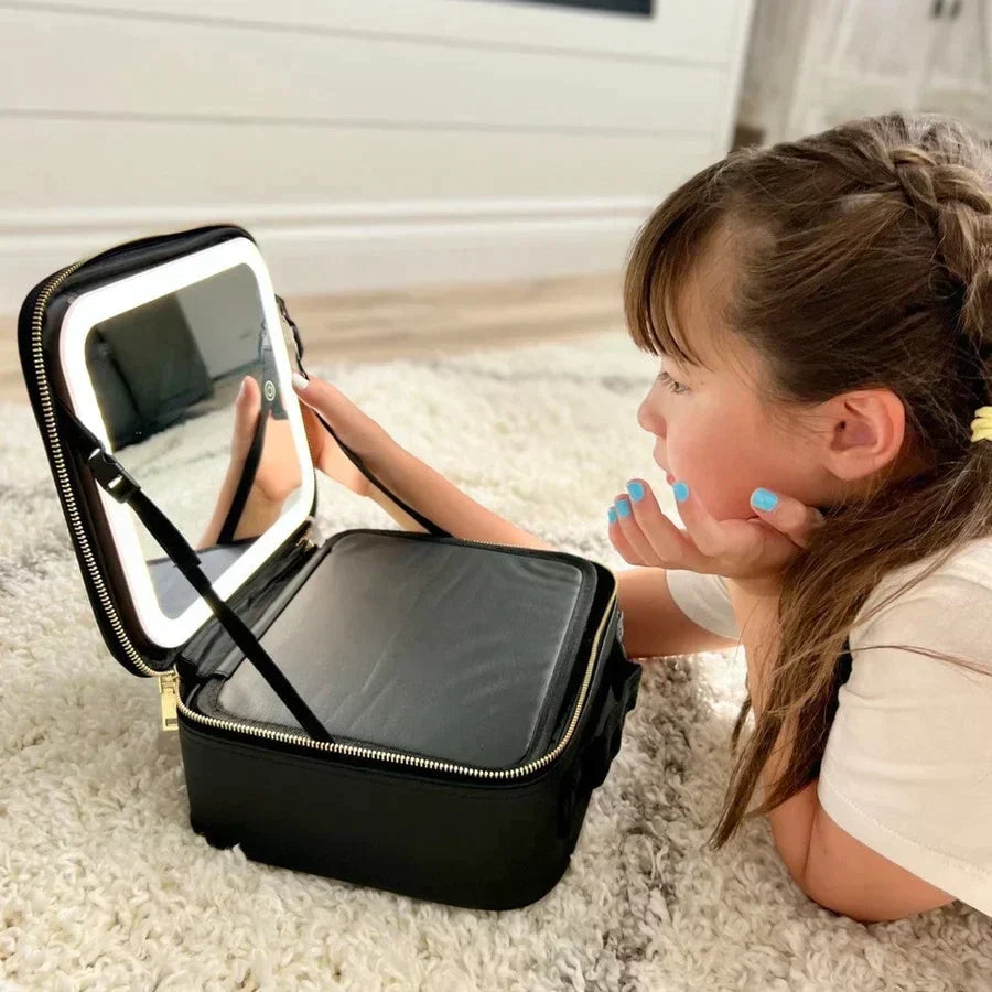 LoungeYard | GlamBolt️ | Radiant on the go with LED makeup bag — product view 2