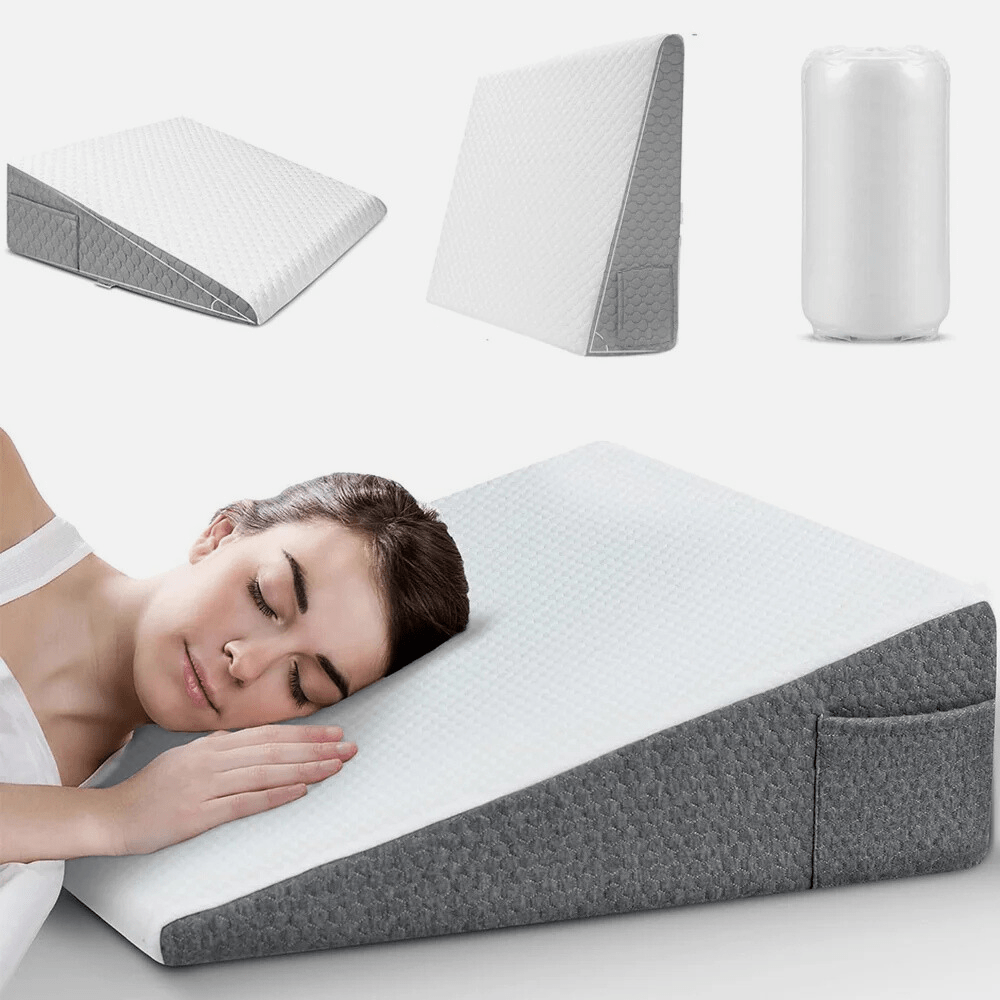 LoungeYard | Relaxing triangular reading pillow — product view 2