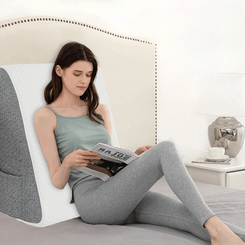 LoungeYard | Relaxing triangular reading pillow — product view 1