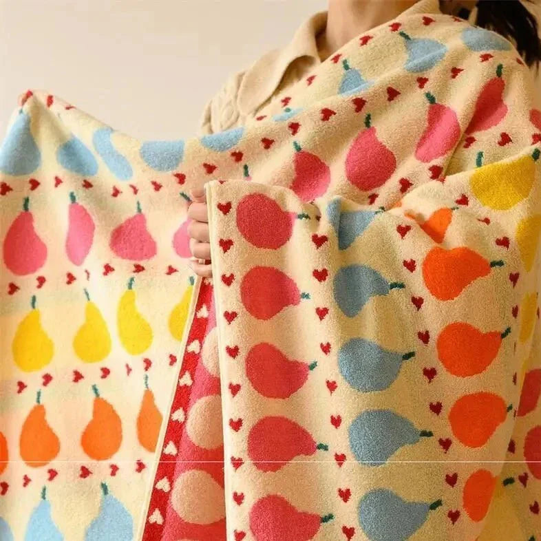 LoungeYard | Soft children's towel made of cotton with pear motif — product view 1