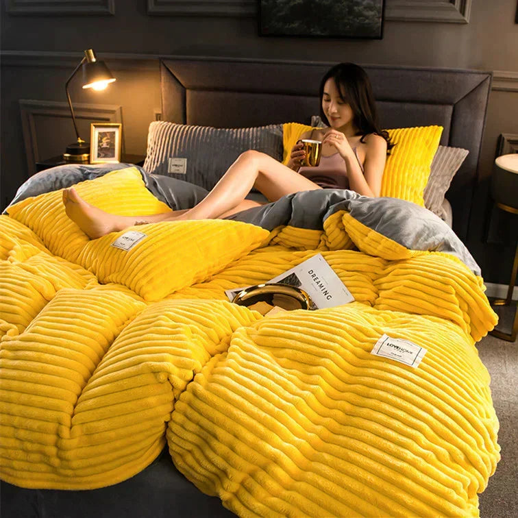 LoungeYard | Fleece Blanket Soft Warm Plush Bedding — product view 3
