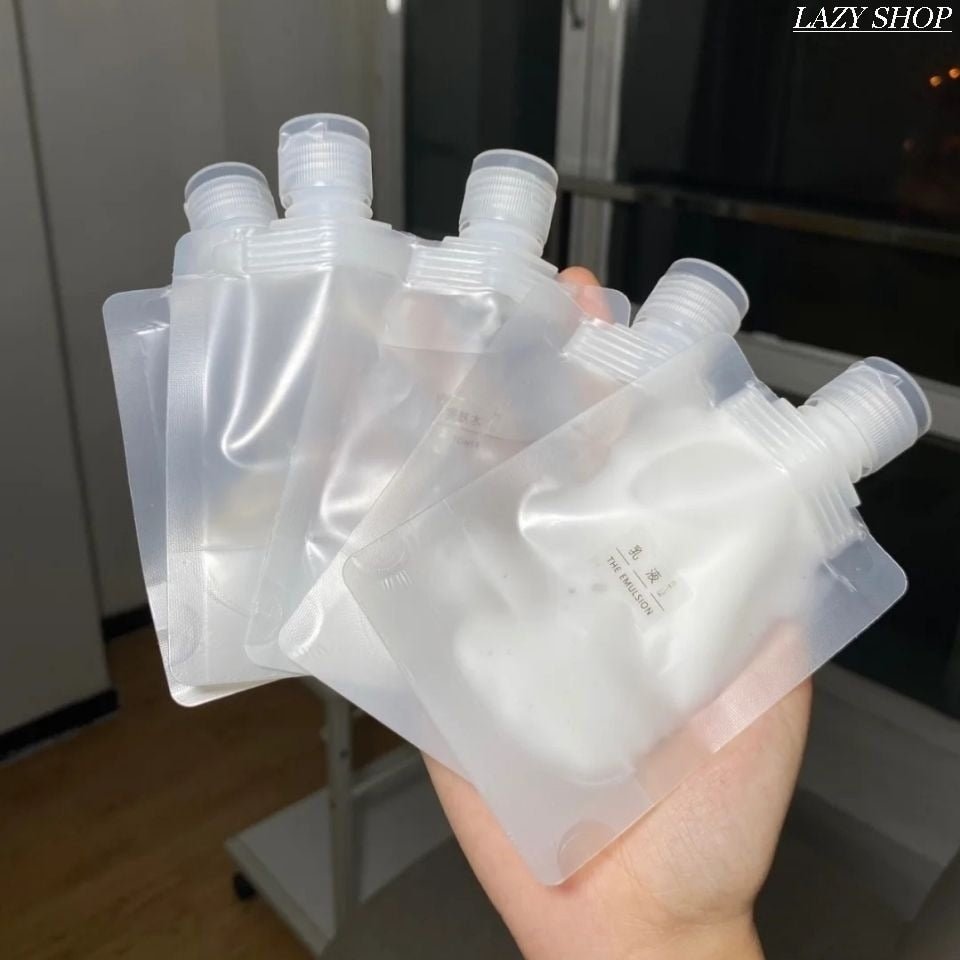 LoungeYard | Portable Travel Fluid Packing Bag — product view 3