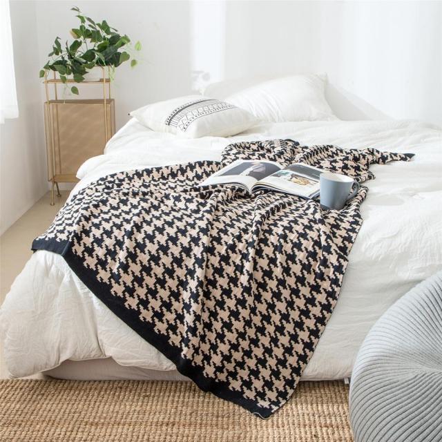 LoungeYard | PlaidLuxe Houndstooth Throw Blanket | Checked Design | Soft & Cozy | Various Sizes — product view 2