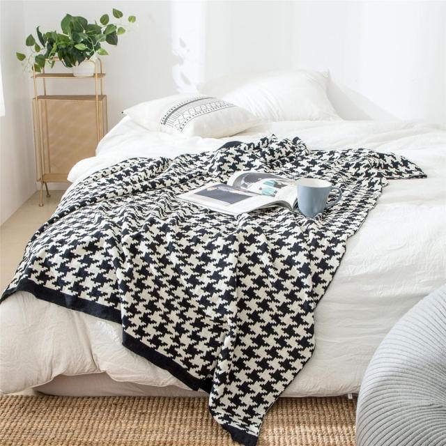 LoungeYard | PlaidLuxe Houndstooth Throw Blanket | Checked Design | Soft & Cozy | Various Sizes — product view 3