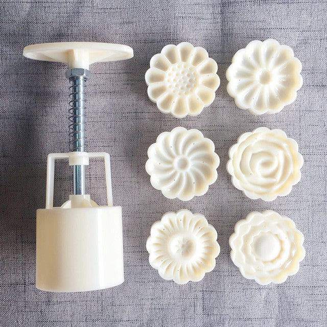 LoungeYard | DIY Flower Shape Cookie Cutter — product view 2