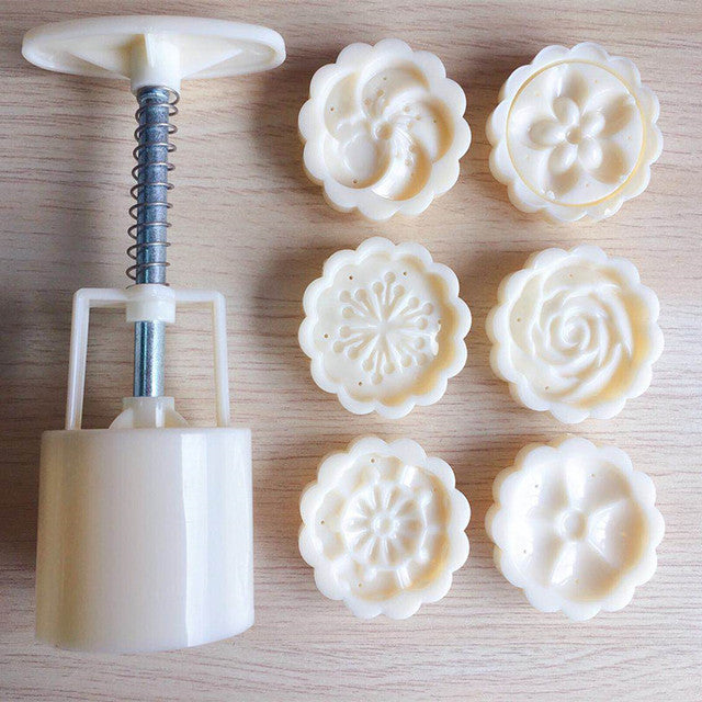 LoungeYard | DIY Flower Shape Cookie Cutter — product view 6