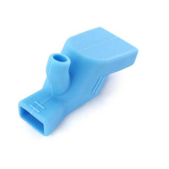 LoungeYard | Elastic Kids Water Faucet Extension — product view 1