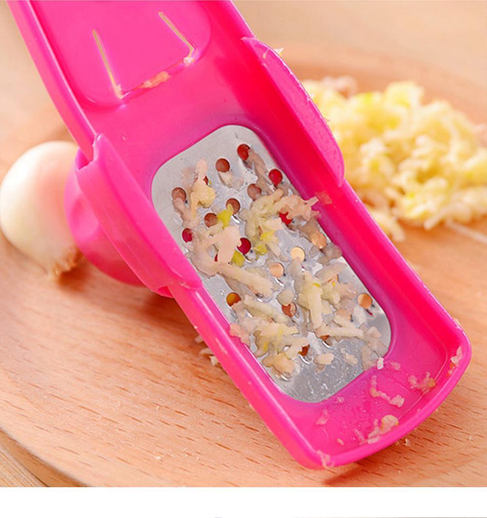 LoungeYard | Multi Functional Garlic Grinding Grater Planer — product view 2