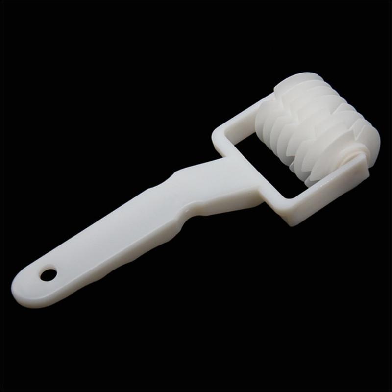 Pastry Lattice Dough Roller | LoungeYard — product view 3
