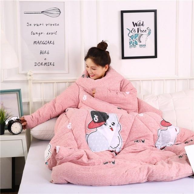 LoungeYard | Winter Lazy Quilt With Sleeves — product view 1