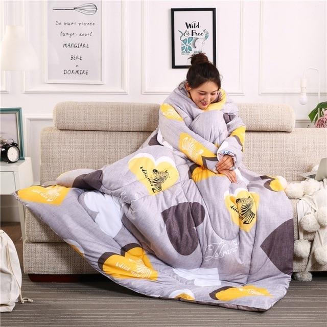 LoungeYard | Winter Lazy Quilt With Sleeves — product view 4