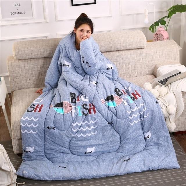 LoungeYard | Winter Lazy Quilt With Sleeves — product view 2