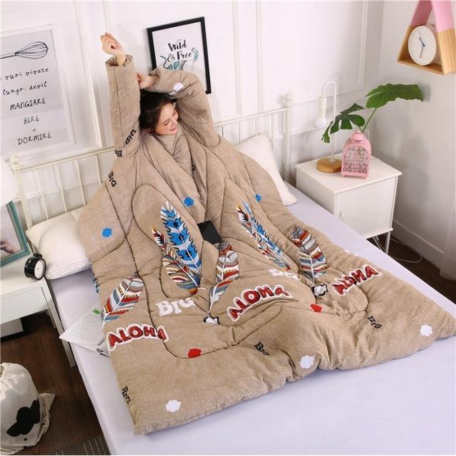 LoungeYard | Winter Lazy Quilt With Sleeves — product view 6