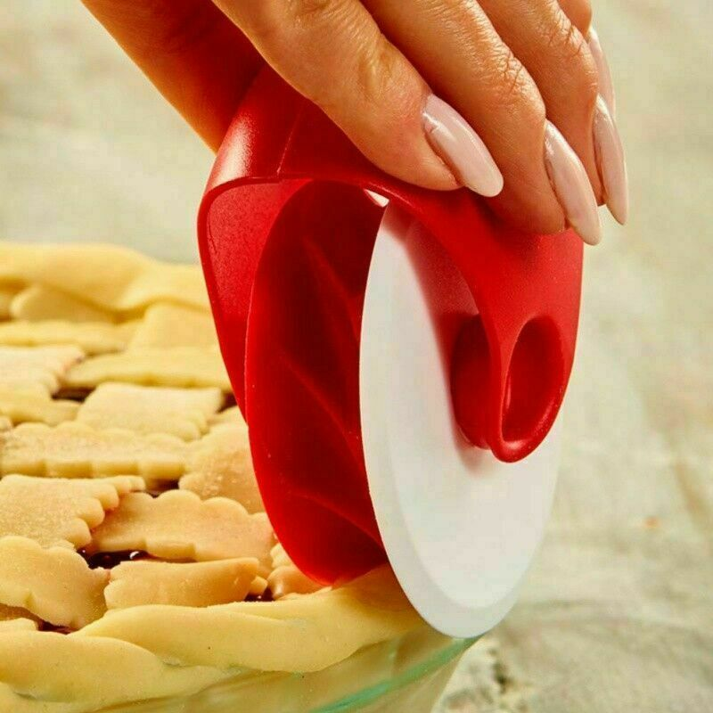 LoungeYard | Easy Pie Pastry Cutter Tool — product view 3