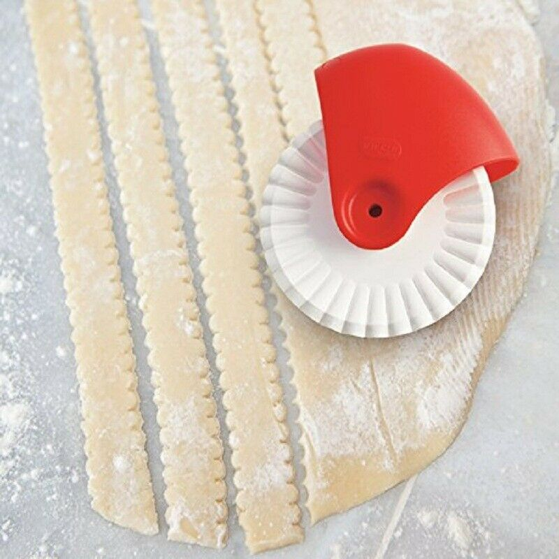 LoungeYard | Easy Pie Pastry Cutter Tool — product view 2