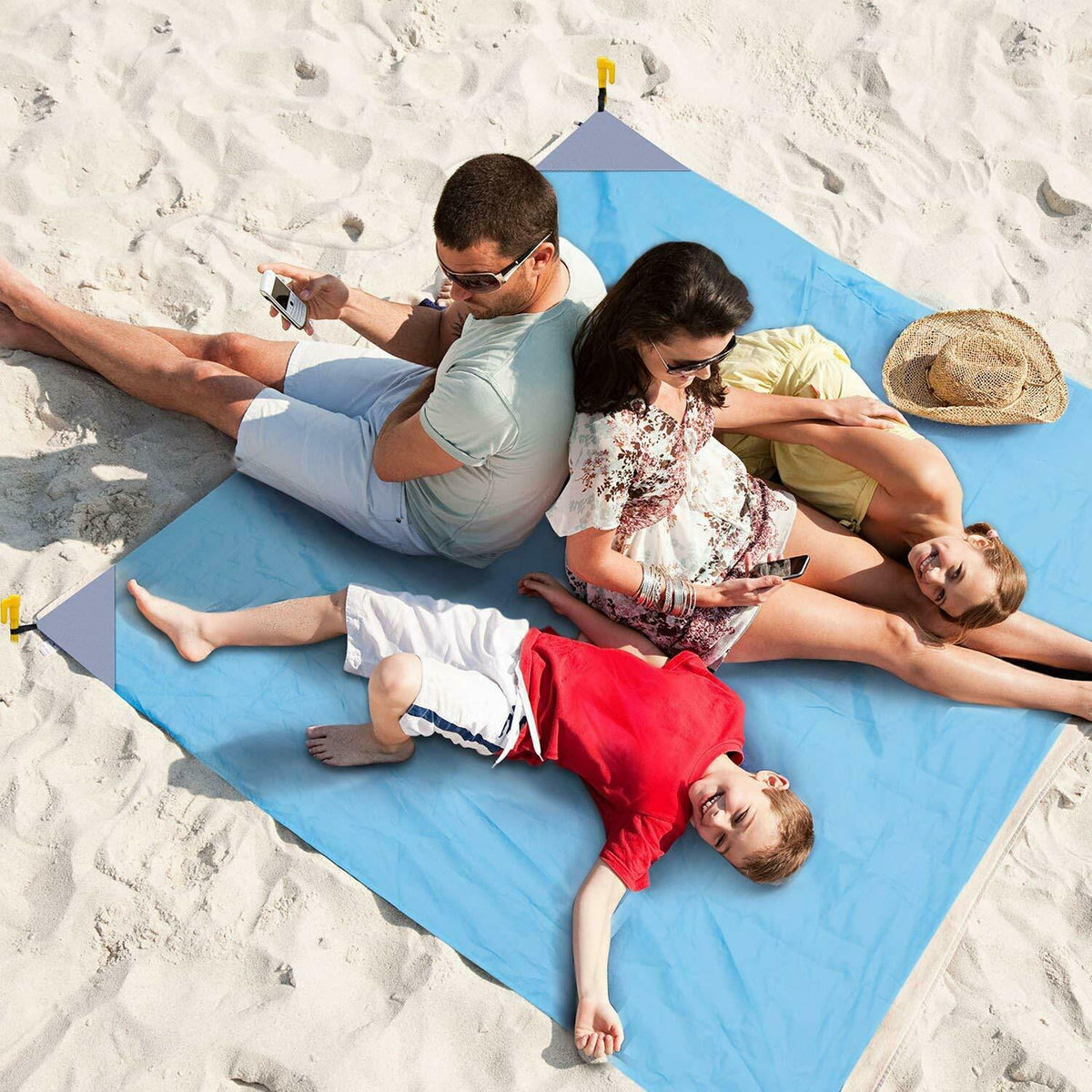 Sandproof Lightweight Beach Blanket LoungeYard — product view 4