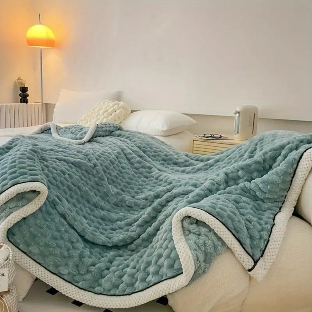 LoungeYard | SoftSphere – Incredible Softness for Cozy Warmth — product view 5
