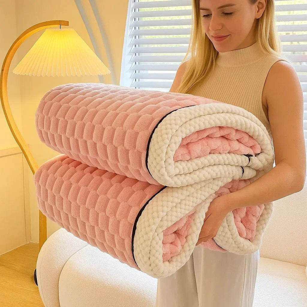 LoungeYard | SoftSphere – Incredible Softness for Cozy Warmth — product view 1