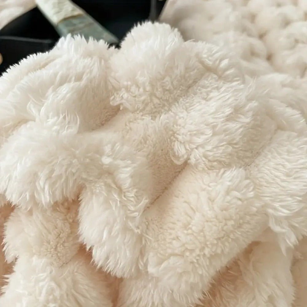 LoungeYard | SoftSphere – Incredible Softness for Cozy Warmth — product view 4