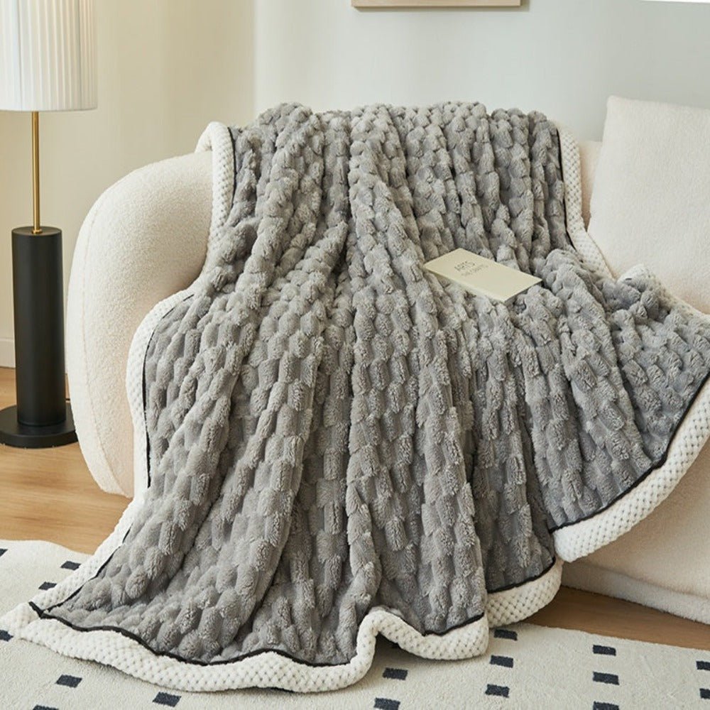 LoungeYard | SoftSphere – Incredible Softness for Cozy Warmth — product view 3