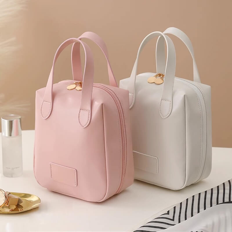 LoungeYard | Travel bag for cosmetics — product view 1