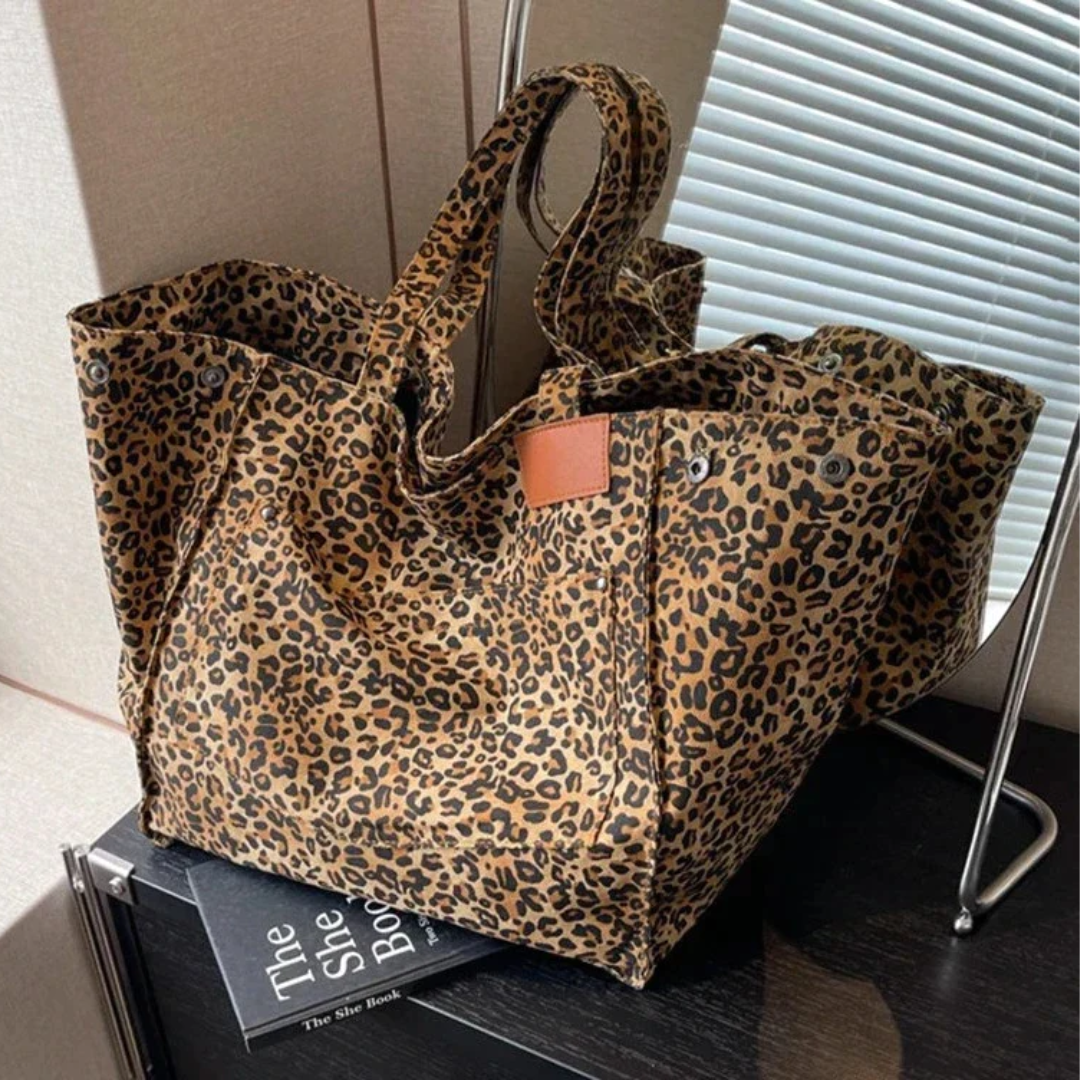 LoungeYard | Stylish Handbag with Leopard Print - WildElegance — product view 5