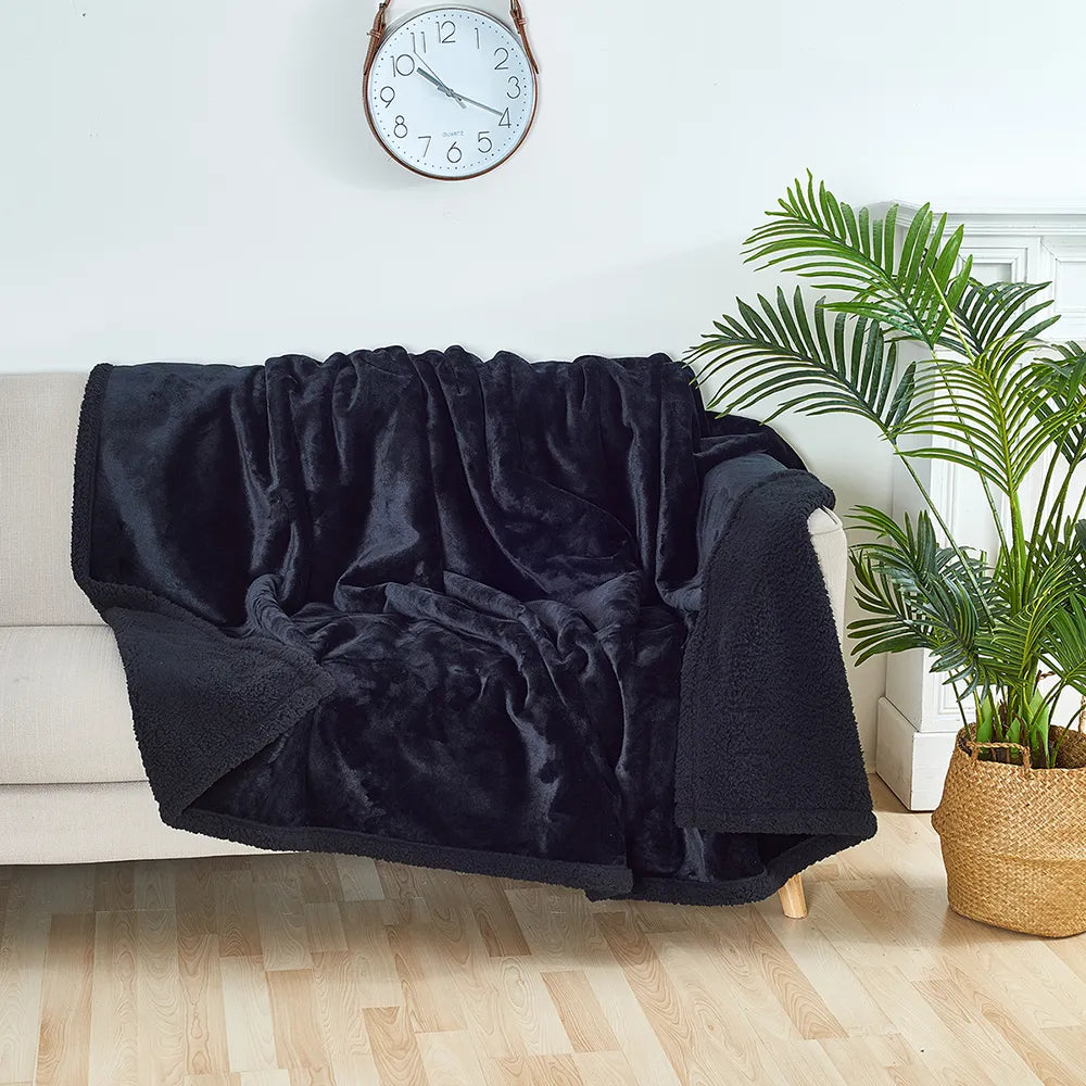 LoungeYard | LoveBlanket — product view 1