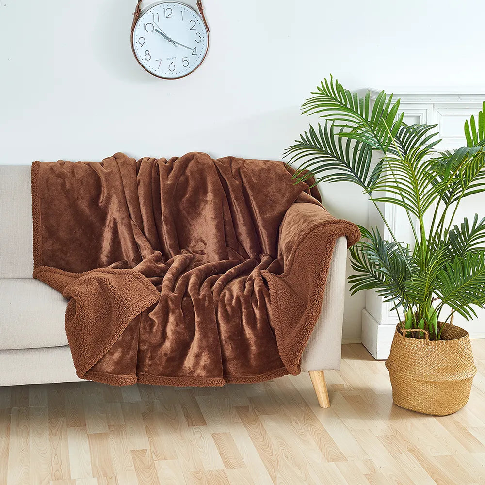 LoungeYard | LoveBlanket — product view 2