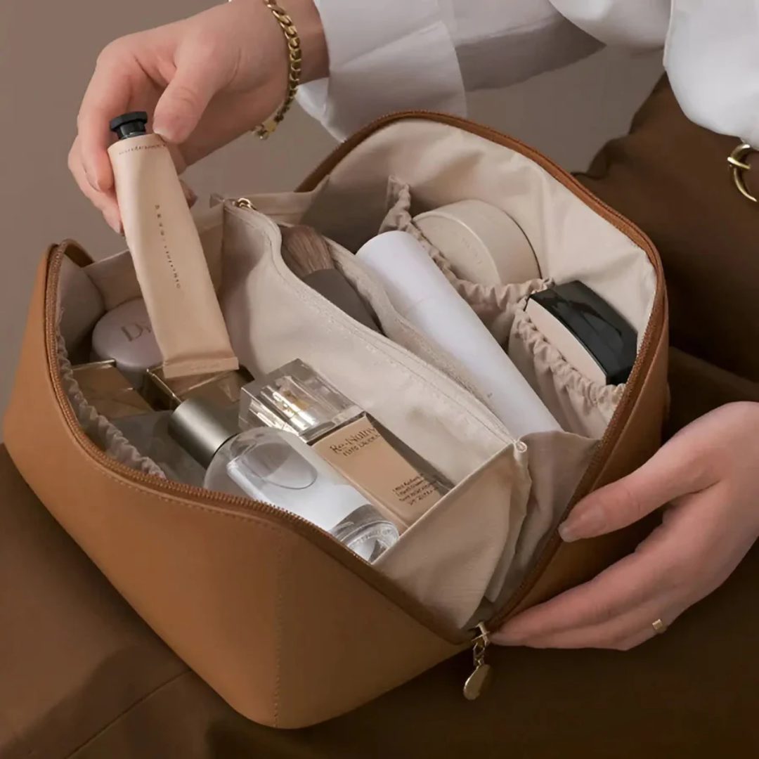 LoungeYard | Waterproof Cosmetic Bag - BeautyGuard — product view 3