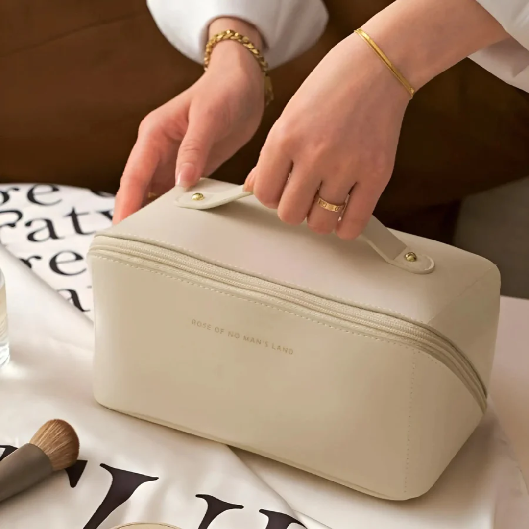 LoungeYard | Waterproof Cosmetic Bag - BeautyGuard — product view 4